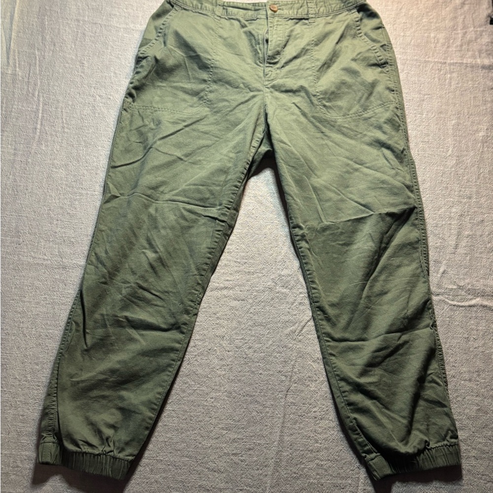 GAP Women's Olive Khaki Pants